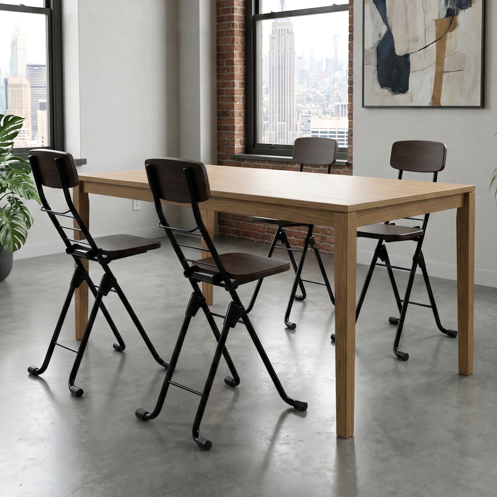 4 Para chairs in the dining room